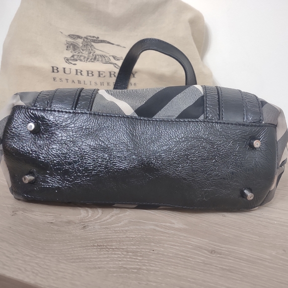 ✨HOST PICK✨ Burberry check nylon tote (Vintage) and wallet - Picture 2 of 8